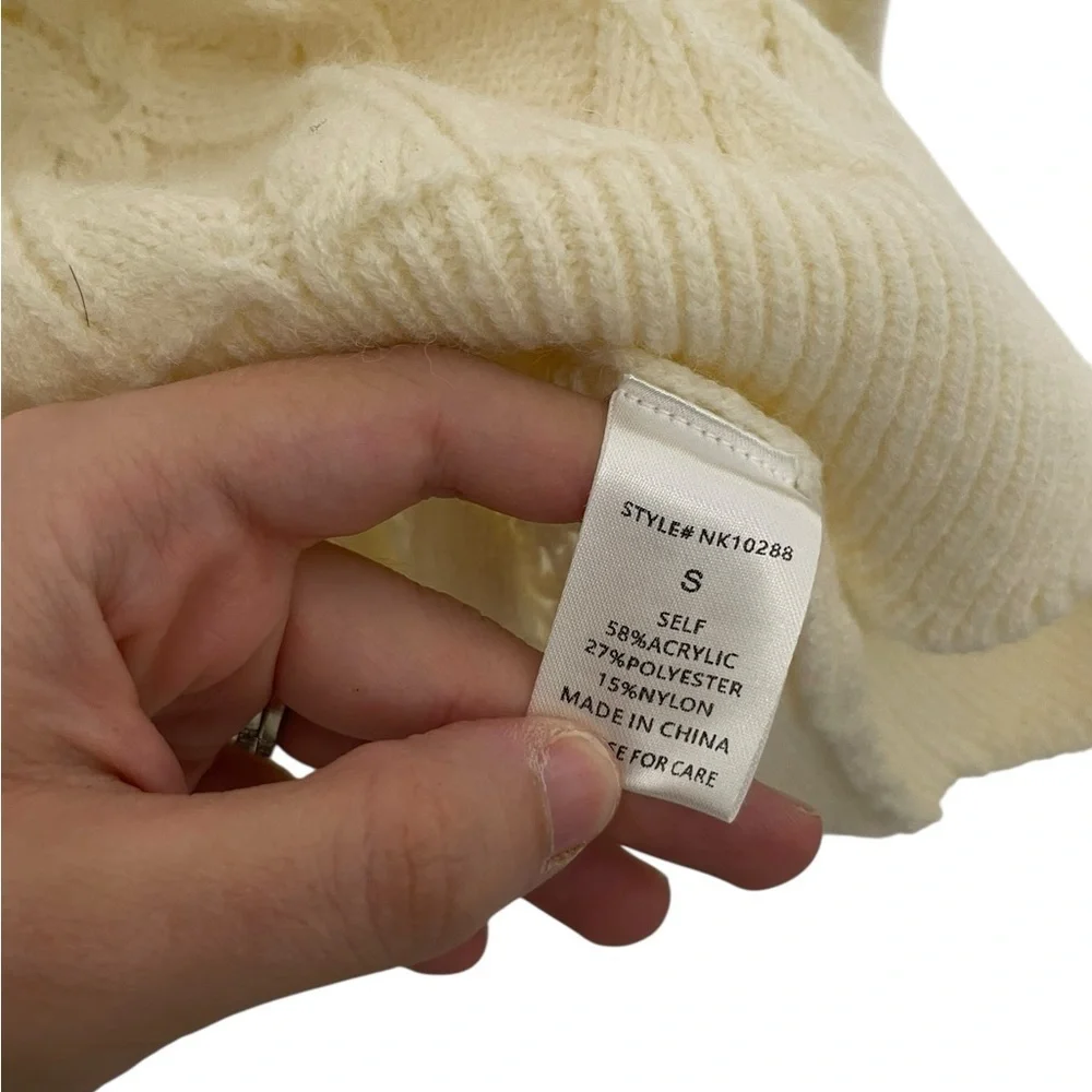 Baltic Born Women's Cream Cable Knit Sweater Scallop Hem Small
